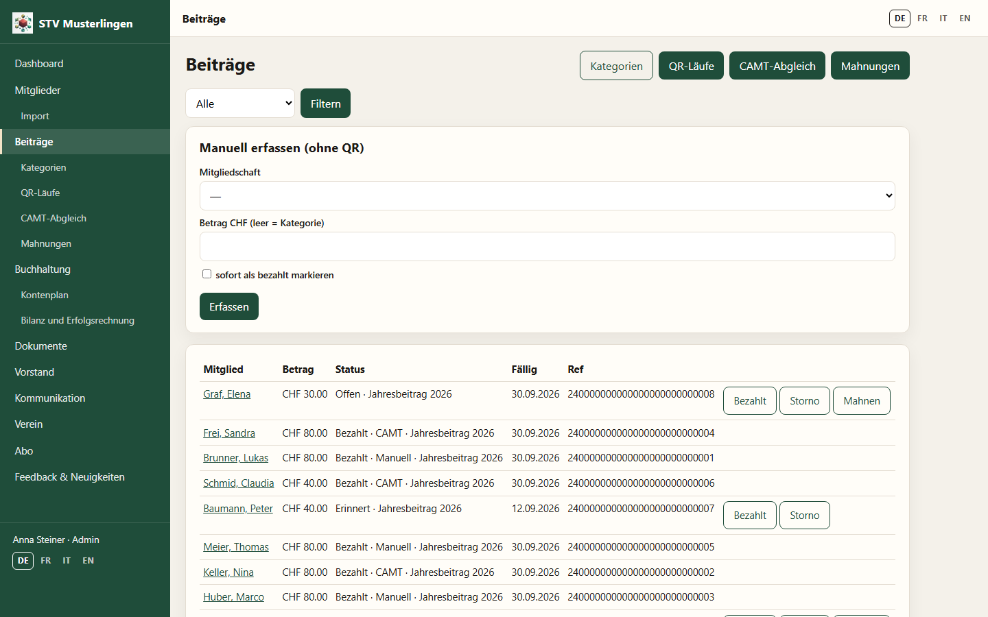 Screenshot der Beitragsliste: QR-Rechnungen mit Status Bezahlt, Offen und Erinnert, abgeglichen per CAMT.